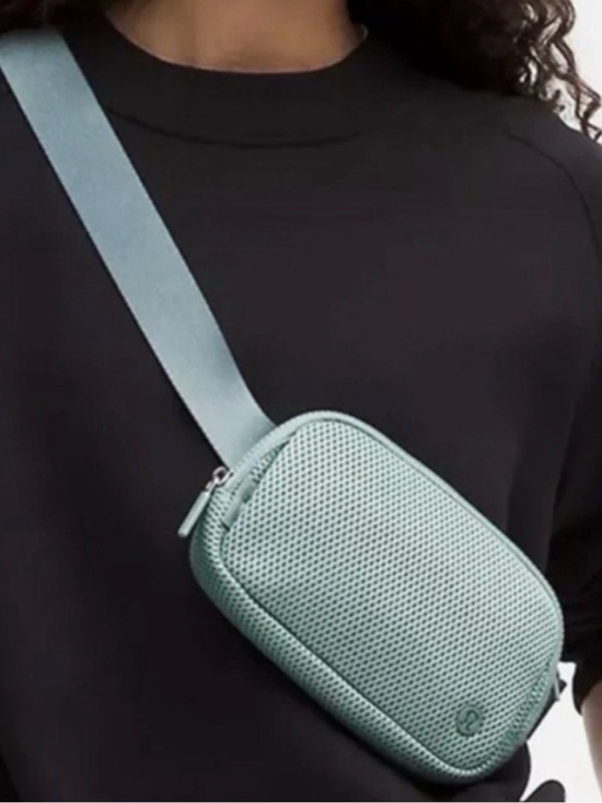 lululemon athletica Accessories - Lululemon Athletica Crater Blue Mesh Belt Bag